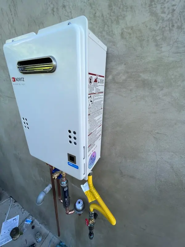 Tankless water heater installation for Vista Del Largo homes